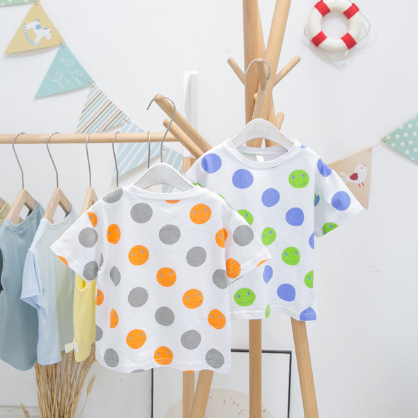 Tricou pentru copii modern cu buline pentru băieți în alb