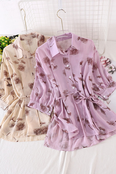 Cămașă modernă de damă cu model floral și guler clasic