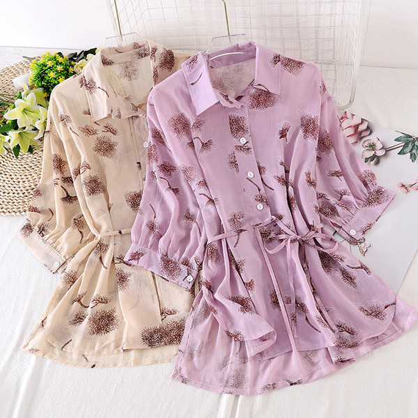 Cămașă modernă de damă cu model floral și guler clasic