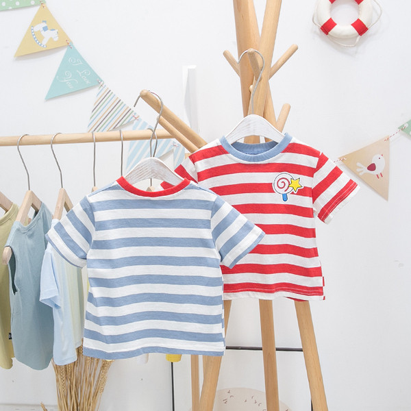 Casual παιδικό ριγέ μπλουζάκι με στρογγυλή λαιμόκοψη