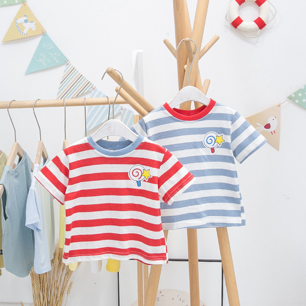 Casual παιδικό ριγέ μπλουζάκι με στρογγυλή λαιμόκοψη