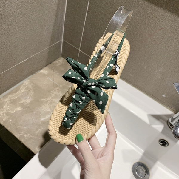 Alkalmi női szandál virágmintával és gumírozással