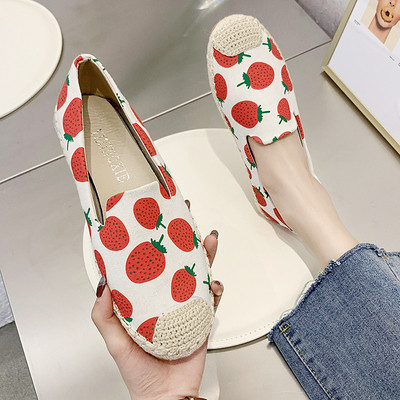 Lameda tallaga tekstiilist vabaajajalatsid