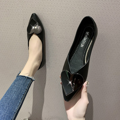 Metallist südamekaunistusega naiste vabaajajalatsite teritatud mudel