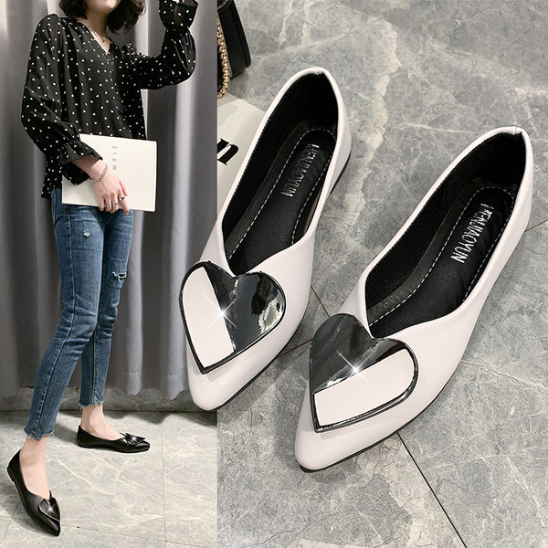 Metallist südamekaunistusega naiste vabaajajalatsite teritatud mudel