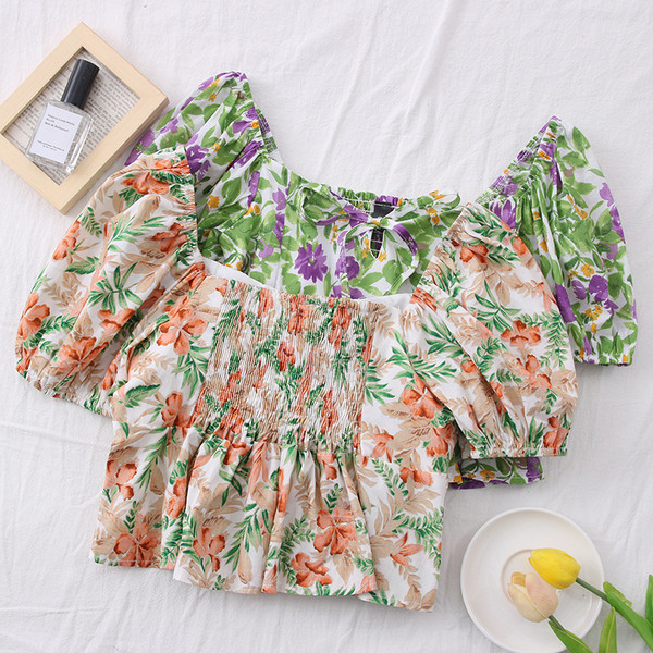 Bluza de dama model nou cu decolteu oval, cravate si model floral