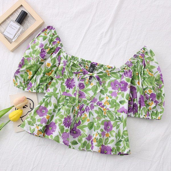 Bluza de dama model nou cu decolteu oval, cravate si model floral