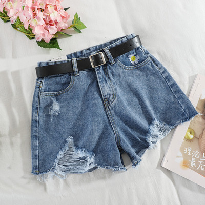 Къси дънкови панталони с висока талия, скъсани мотиви и бродерия