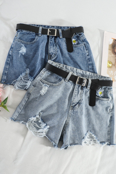 Къси дънкови панталони с висока талия, скъсани мотиви и бродерия