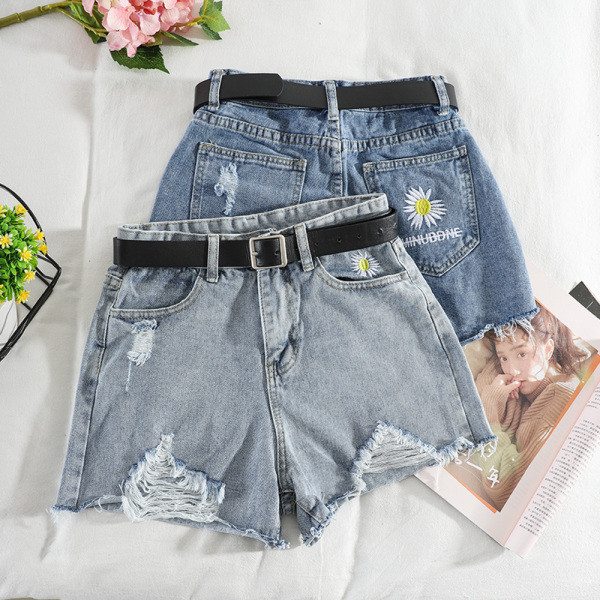 Къси дънкови панталони с висока талия, скъсани мотиви и бродерия