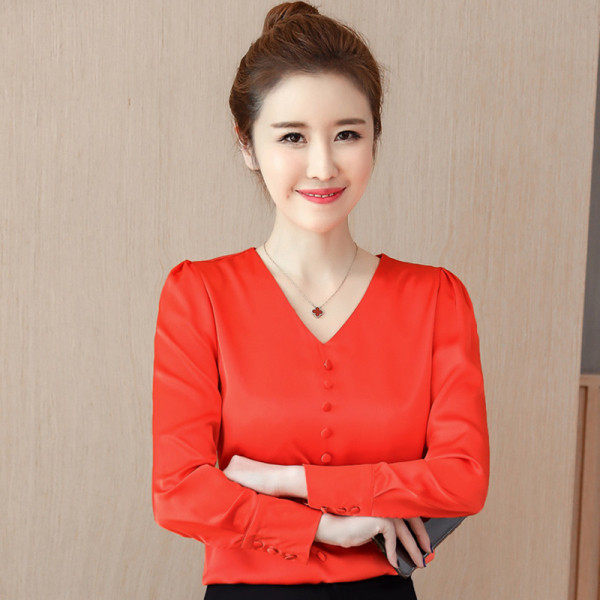 Сатенена дамска риза с копчета и V-образно деколте