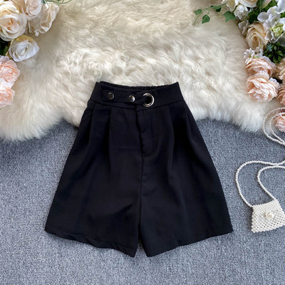 Дамски къси панталони широк модел с висока талия и метални елементи