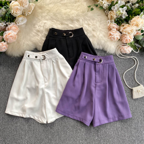 Дамски къси панталони широк модел с висока талия и метални елементи