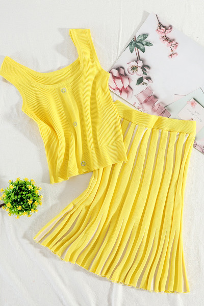 Дамски комплект от потник с копчета и пола с висока талия 