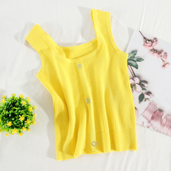 Дамски комплект от потник с копчета и пола с висока талия 