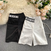 Moteriški šortai aukštu juosmeniu ir užrašu