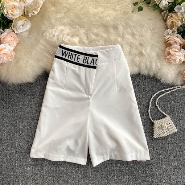 Moteriški šortai aukštu juosmeniu ir užrašu