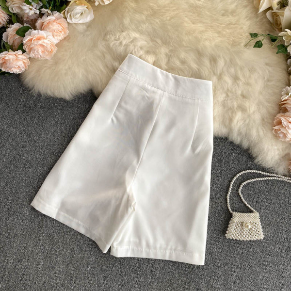 Moteriški šortai aukštu juosmeniu ir užrašu