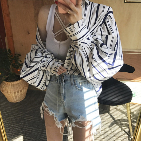 Дамски къси дънки с разкъсани мотиви и висока талия 