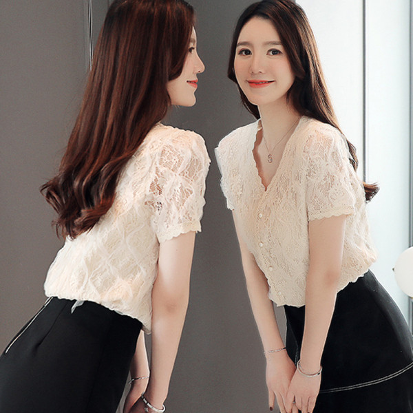 Moteriški nėriniuoti marškiniai trumpomis rankovėmis ir špico iškirpte