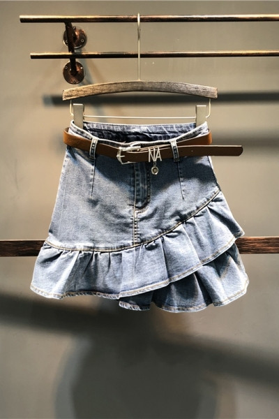 Дамска лятна дънкова пола -разкроен модел 