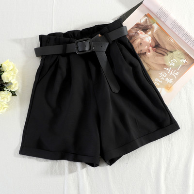 Šiuolaikiniai moteriški šortai aukštu juosmeniu ir dirželiu