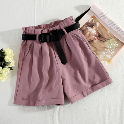 Šiuolaikiniai moteriški šortai aukštu juosmeniu ir dirželiu