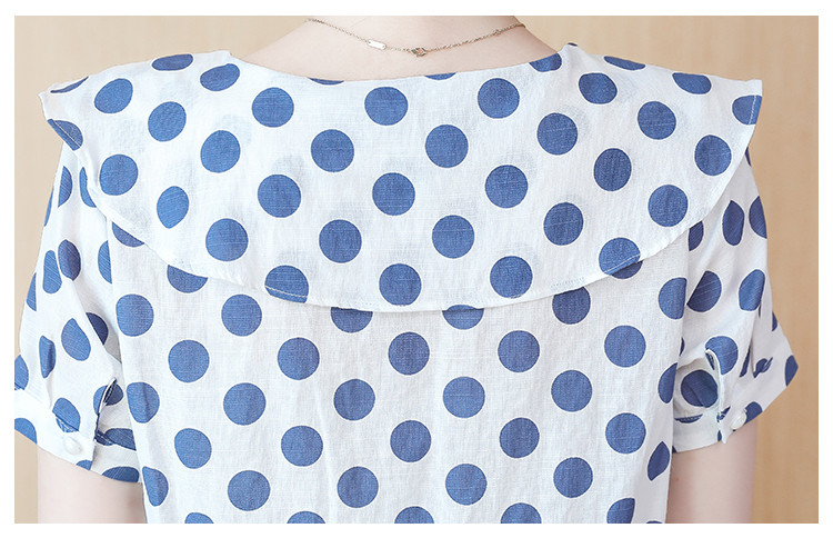 Модерна дамска риза на точки с къс ръкав и шпиц деколте