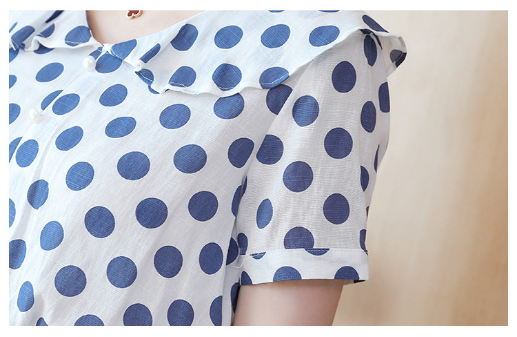 Модерна дамска риза на точки с къс ръкав и шпиц деколте