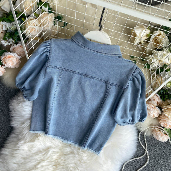 Актуален дънков комплект от две части - риза и къси панталони с висока талия