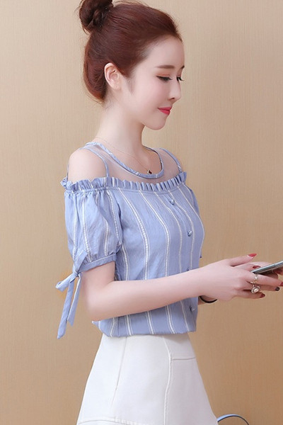 Раирана дамска риза с голи рамене и копчета