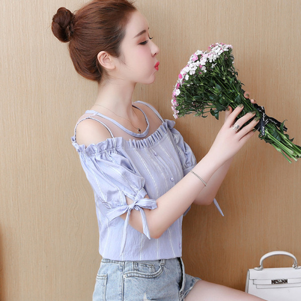 Раирана дамска риза с голи рамене и копчета