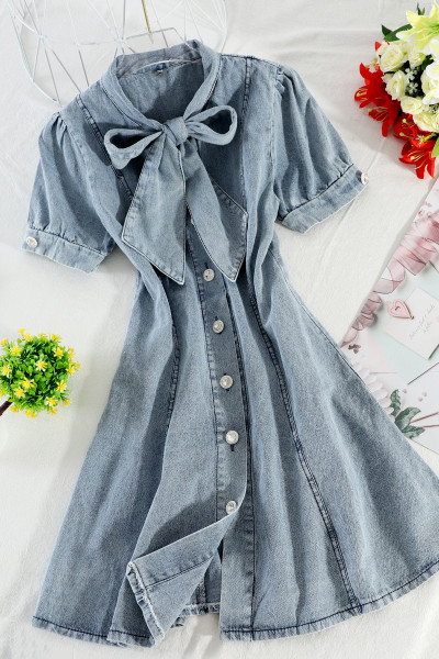 Дамска рокля от деним с къс ръкав и яка с панделка 