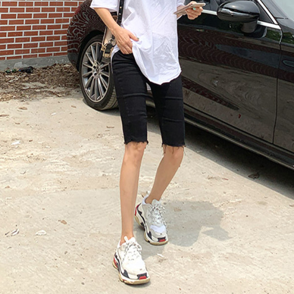 Нов модел дамски дънки над коляното 