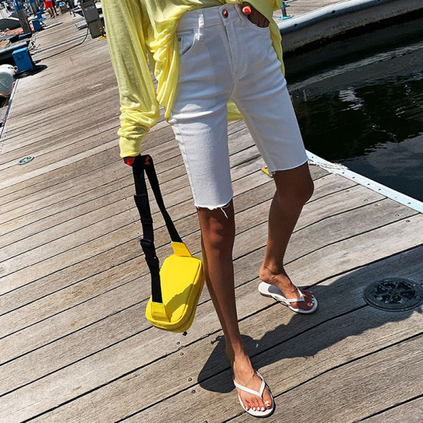 Дамски летен панталон с дължина над коляното 