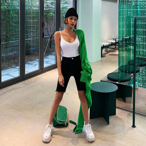 Дамски еластични дънки с висока талия и дължина над коляното 