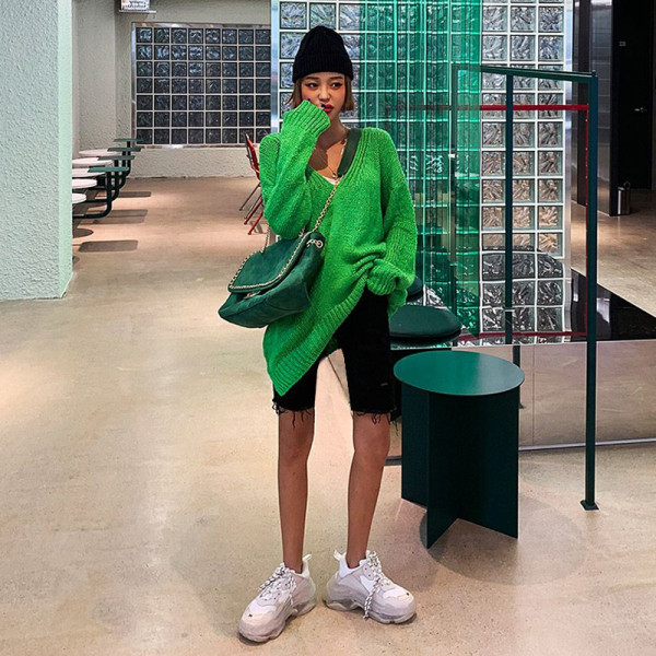 Дамски еластични дънки с висока талия и дължина над коляното 