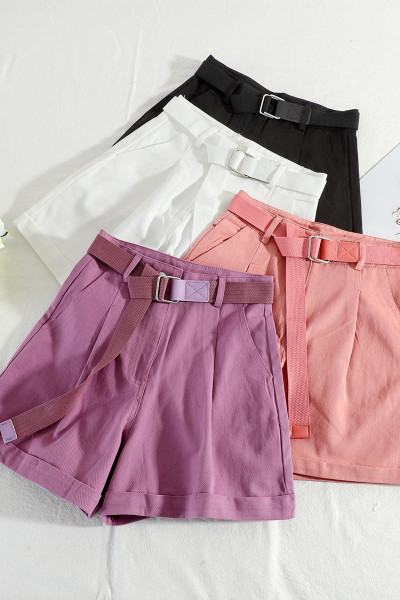 Цветни дамски къси панталони с висока талия и колан 