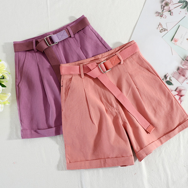 Цветни дамски къси панталони с висока талия и колан 