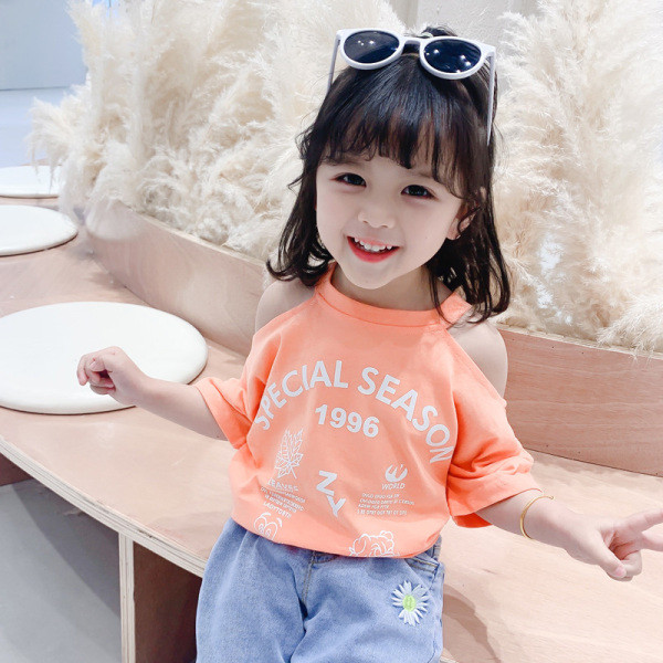 Модерна детска тениска с голи рамене и надписи