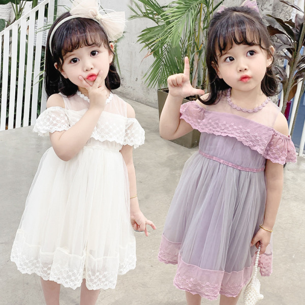 Стилна детска рокля с обло деколте и тюл