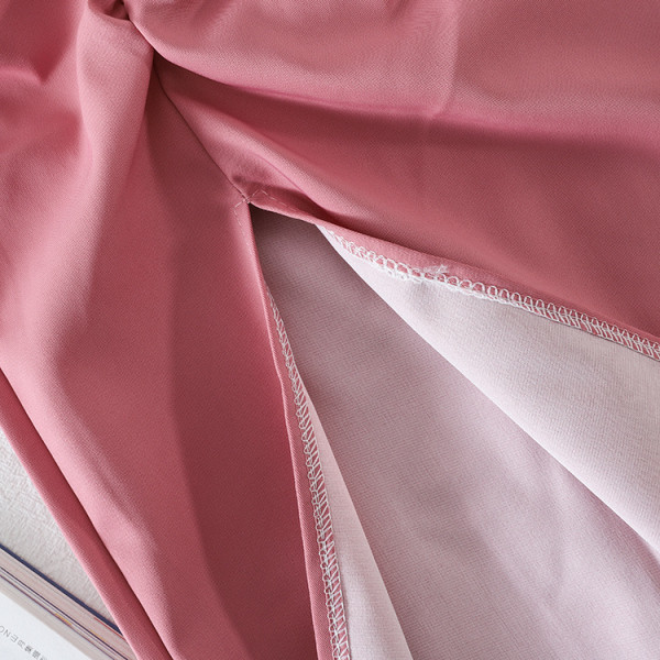 Вталена дамска пола с висока талия и цепка 