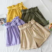 Широки дамски къси панталони с висока талия и колан 