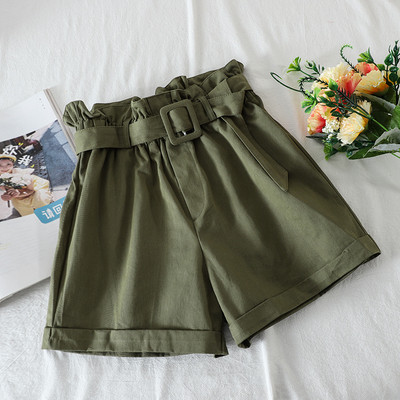 Широки дамски къси панталони с висока талия и колан 