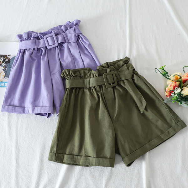 Широки дамски къси панталони с висока талия и колан 