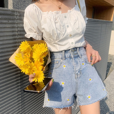 Модерни дамски къси дънки ретро модел с цветна бродерия 