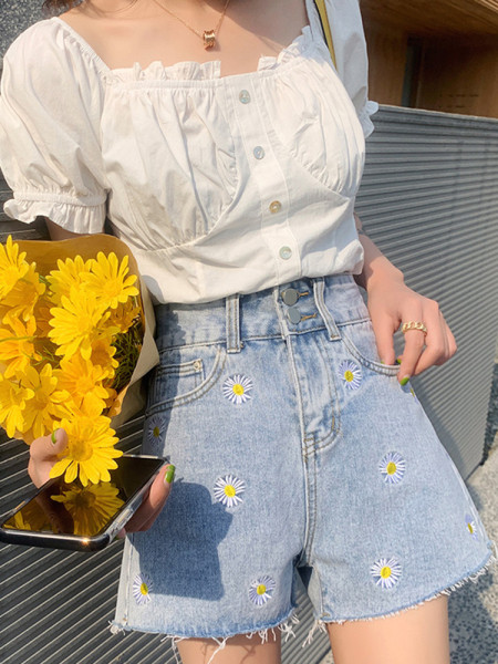 Модерни дамски къси дънки ретро модел с цветна бродерия 