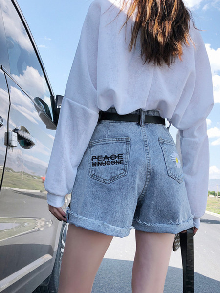 Дамски къси дънки с висока талия и цветна бродерия 