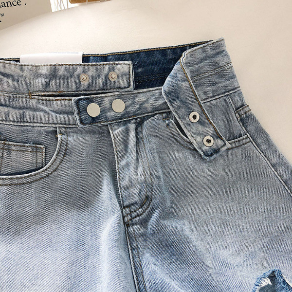 Дънкови дамски къси панталони с висока талия и скъсани мотиви 