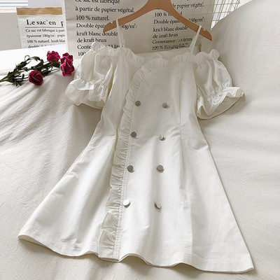 Разкроена дамска рокля с къс ръкав и копчета 